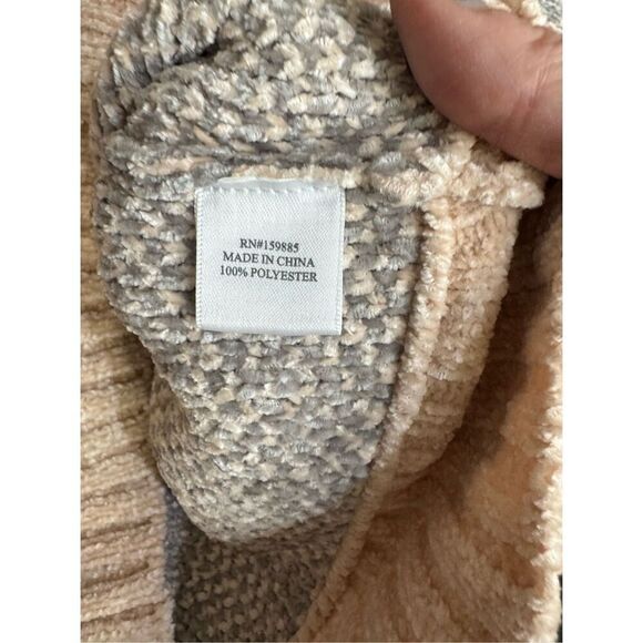 Hello Nite Top Women’s Small Oatmeal Lite Gray Leopard Print V-Neck Sweater NWT - Picture 4 of 9